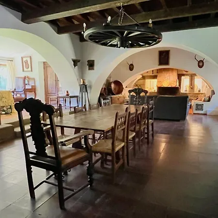 Casa Grande De La Caseria * Navaconcejo