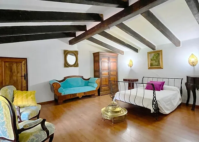 Semesterbostad Casa Grande De La Caseria